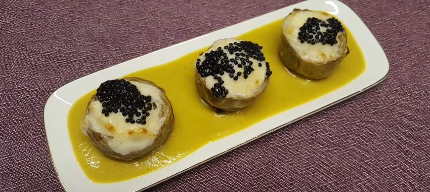 ALCACHOFAS GRATINADAS CON CAVIAR DE MUJOL SOBRE FONDO DE VERDURAS CON Thermomix®